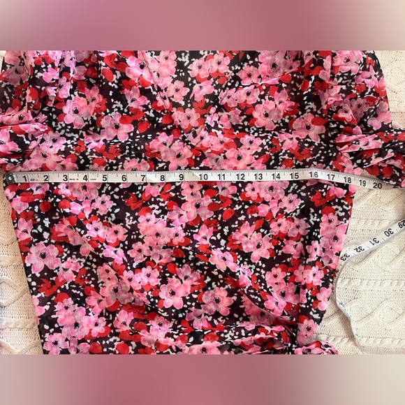 Bar III Floral Pink Semi Sheer Intricate Sleeve Detail Blouse Women’s Size Med - Picture 10 of 10